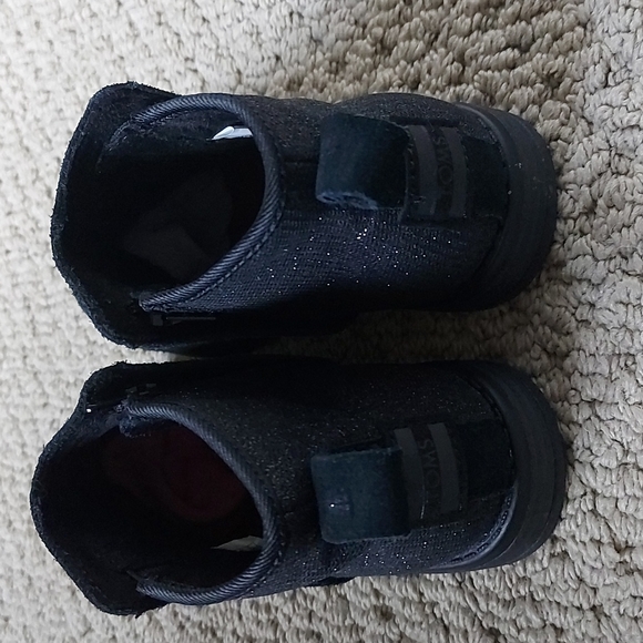 Girls TOMS Brand New booties size 12 - Picture 3 of 5